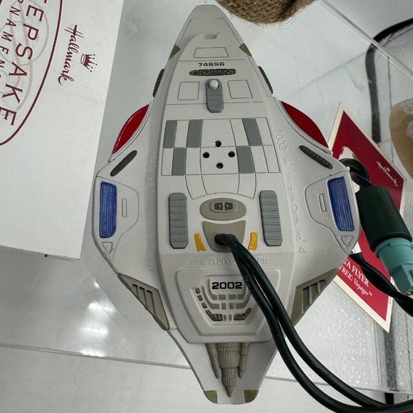 Hallmark Keepsake Ornament 2002 Delta Flyer Star Trek Voyager Light Voice - Picture 7 of 8